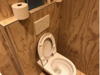 Toilette carrelage imitation OSB